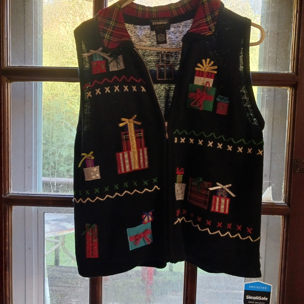 Festive Black Holiday Vest with Gift Box Accents